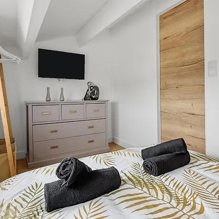 Apartment Cosy Duplex - & Etang - Terrasse - Parking & Barbecue *